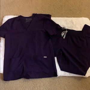 Figs limited edition purple scrub set